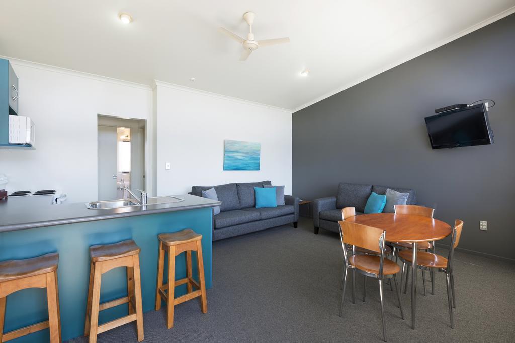 Beach House Motel Papamoa Esterno foto